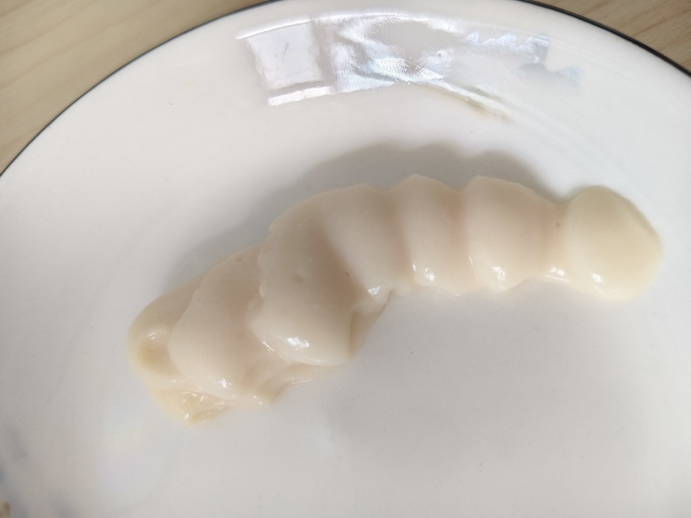 Chicken creamy cat treat with milkshake-style texture