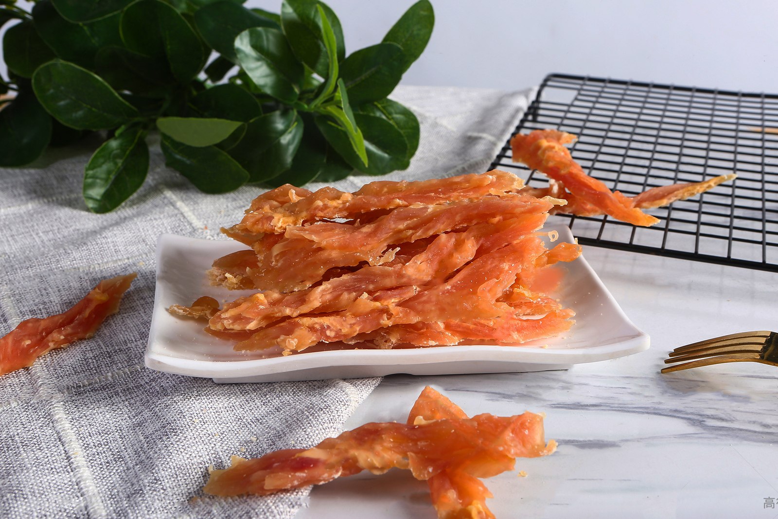 Twisted chicken strips